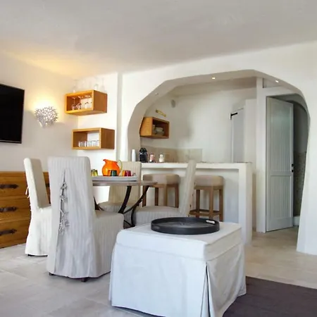 بيت للعطل Poltu Quatu Little House بايا سردينيا